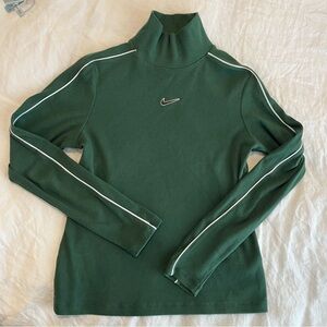 NWOT Nike Turtleneck Long Sleeve Top
